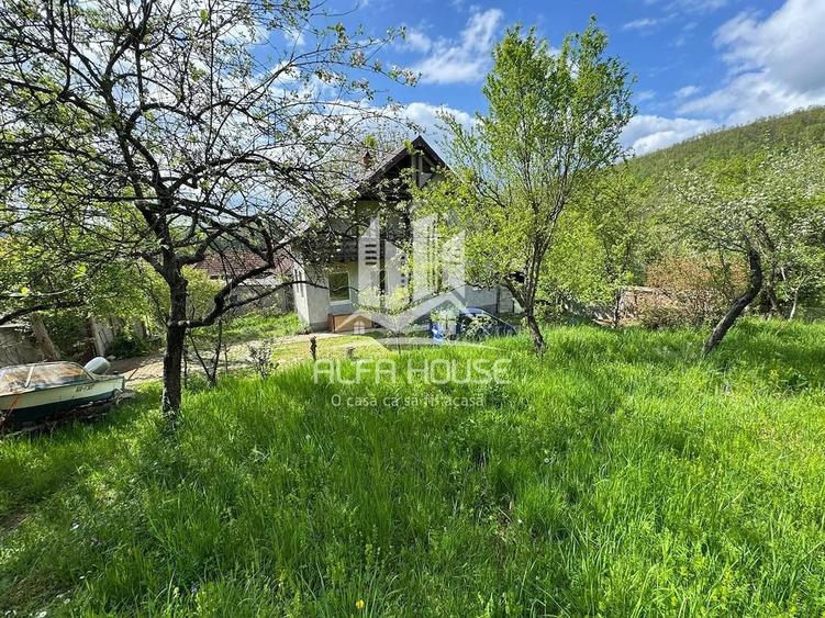 Casă cu 3 camere cu Teren 500 Mp în Stăvila