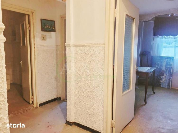 Apartament cu 3 camere decomandat în Republicii