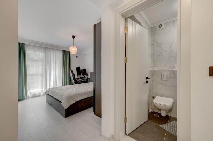 Apartament cu 3 camere decomandat în Titan
