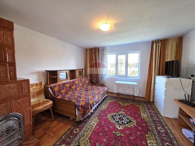 Casă individuală cu 5 camere cu Teren 1098 Mp în Oreavul