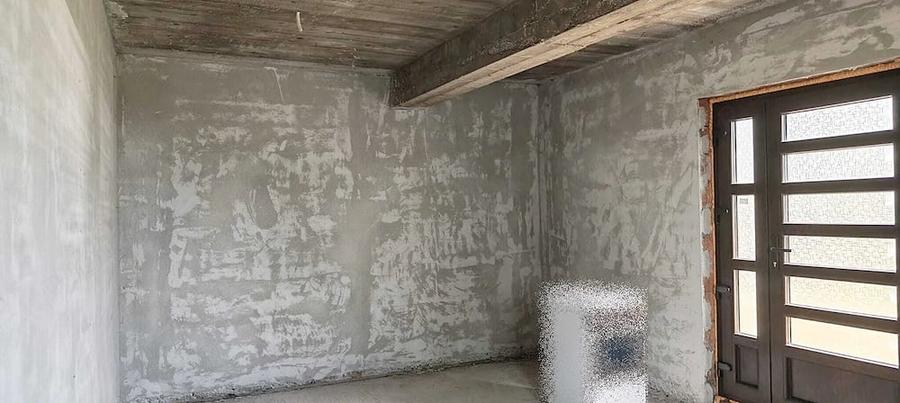 Casă cu 4 camere cu Teren 730 Mp în Sânpetru
