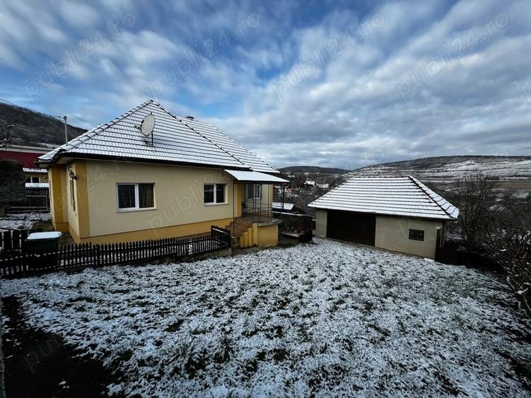 Casă cu 3 camere cu Teren 1890 Mp în Vâlcele