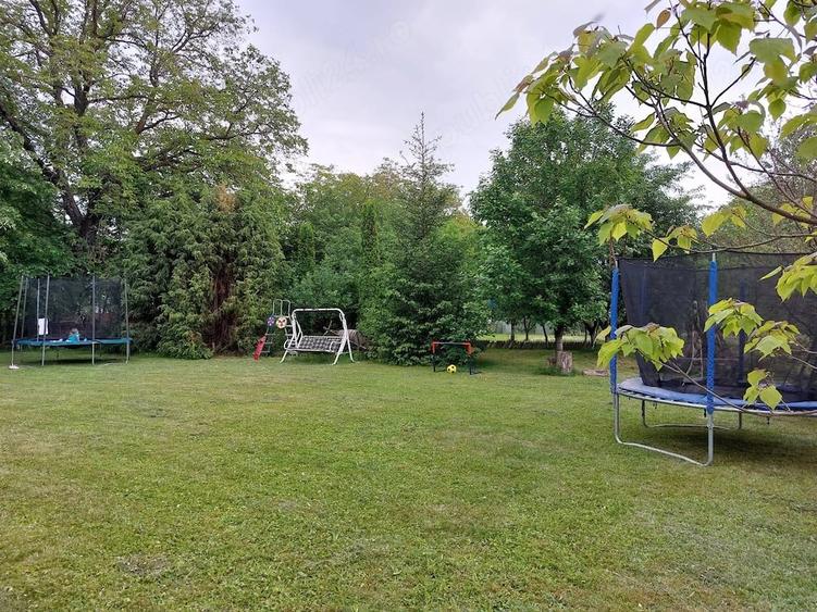 Casă cu 4 camere cu Teren 6000 Mp în Cornu