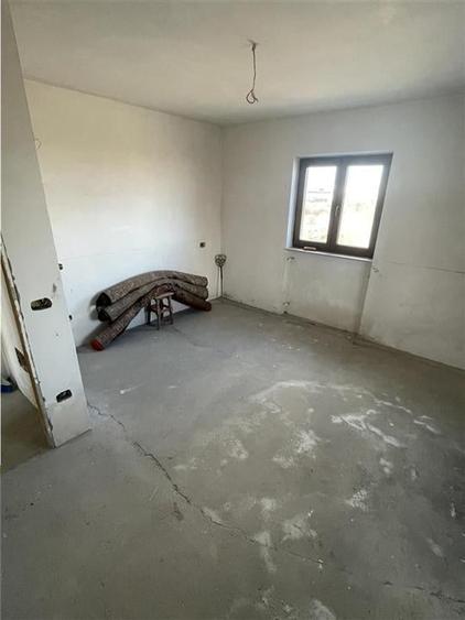 Casă individuală cu 5 camere cu Teren 526 Mp în Exterior Nord