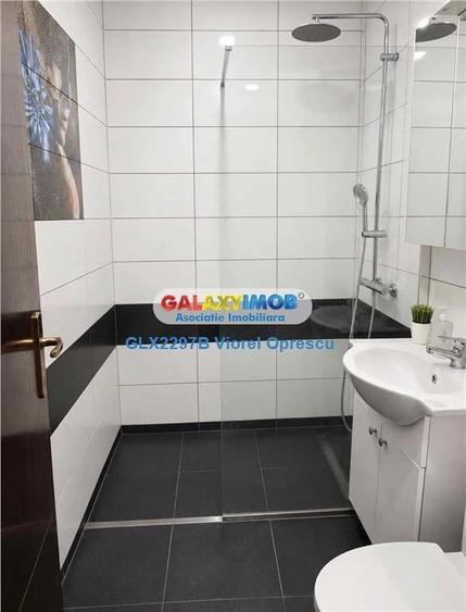Apartament cu 5 camere decomandat în Titan