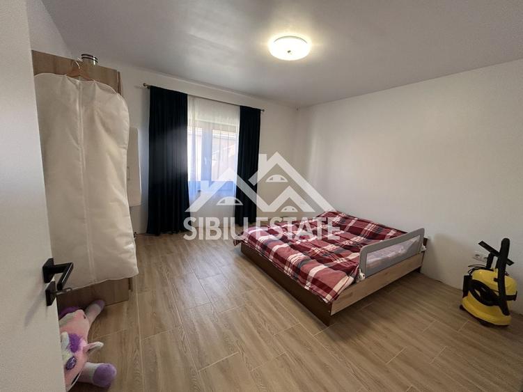 Casă individuală cu 3 camere cu Piscina în Săcădate
