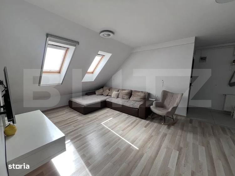 Apartament cu 3 camere semidecomandat în Luna