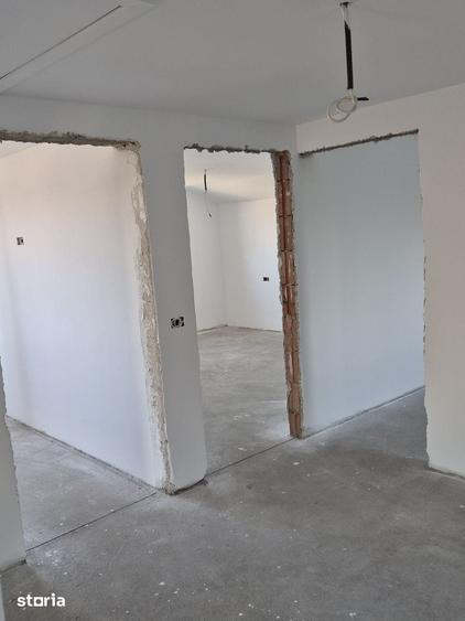 Casă cu 4 camere cu Teren 260 Mp în Micești