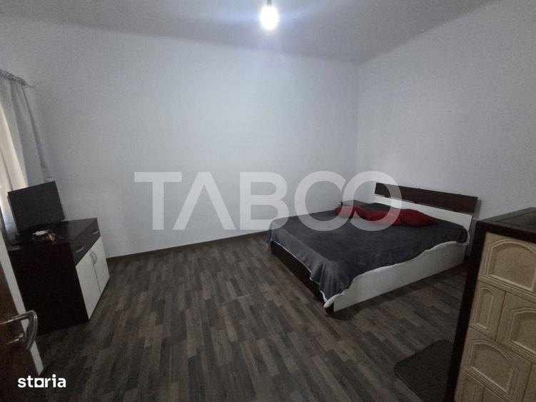 Casă cu 3 camere în Sâmbăta de Jos