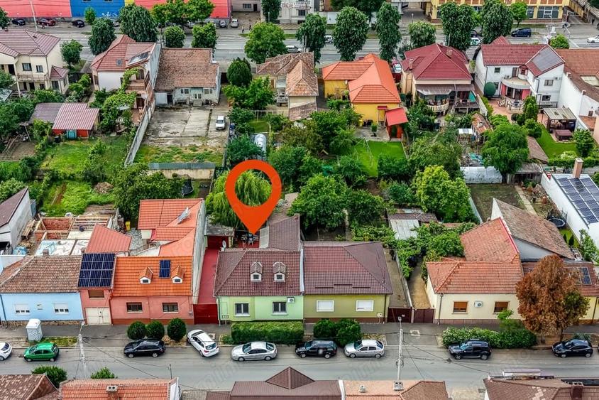 Casă cu 5 camere cu Teren 421 Mp în Funcționarilor