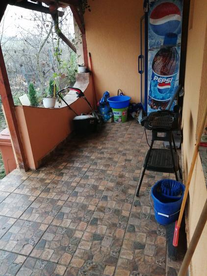 Casa de vanzare,str. Remetea,5 camere, parter+etaj,teren 5 ari,singur in curte. - 1