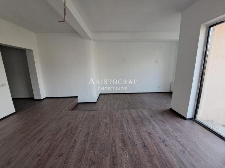 Vila Tip Duplex  generoasa cu vedere lac - 7