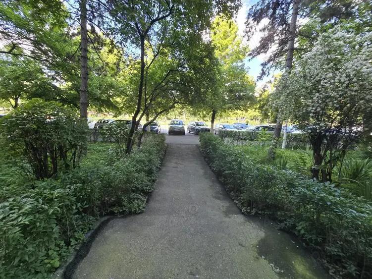 Uitracentral,Ploiesti, Republicii,inchiriez ap 2 camere ,parter - 5