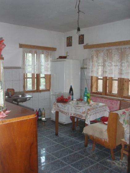 Casa 4 camere de inchiriat sat Tiganesti comuna Munteni - 1