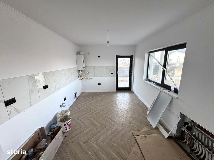 4 camere! 2 BAI! Incalz in pard! Casa Valea Ursului - Vorovesti - 2