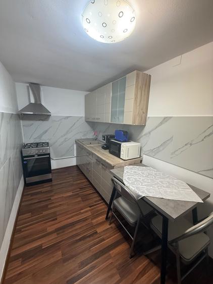 Inchiriez corp casa la curte, zona Delfinariu, Constanta - 1