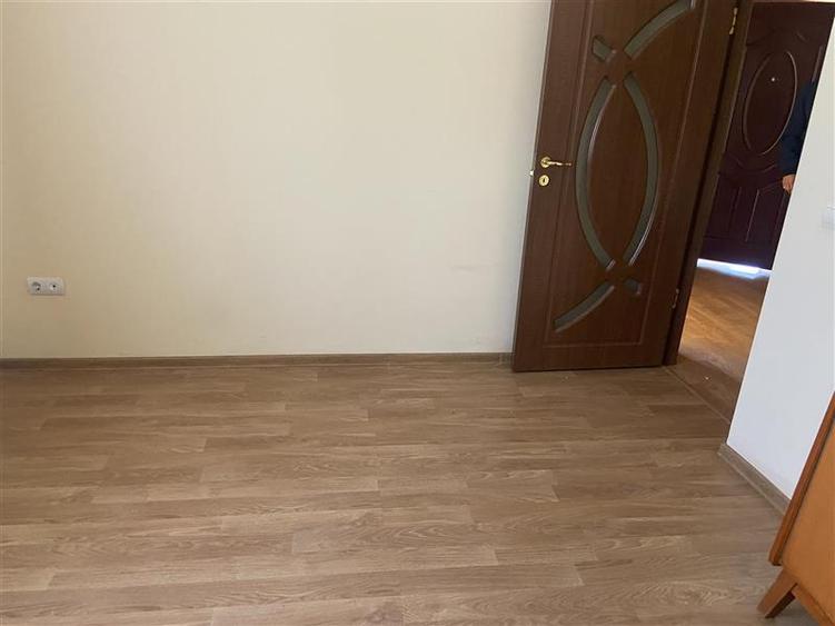 Casă individuală cu 3 camere cu Canalizare în Hângulești