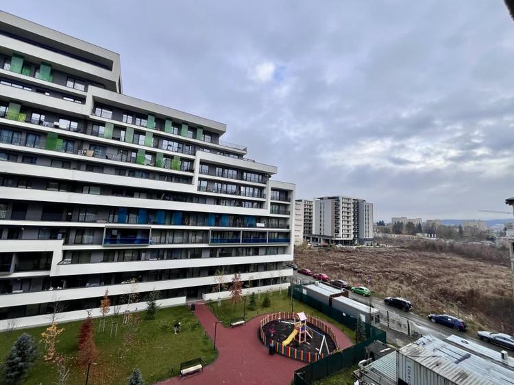 Apartament cu 3 camere in Tractorul - 13