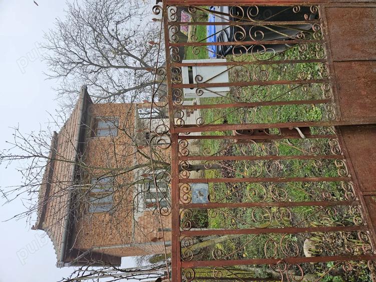 Casa cu etaj de vanzare - 2