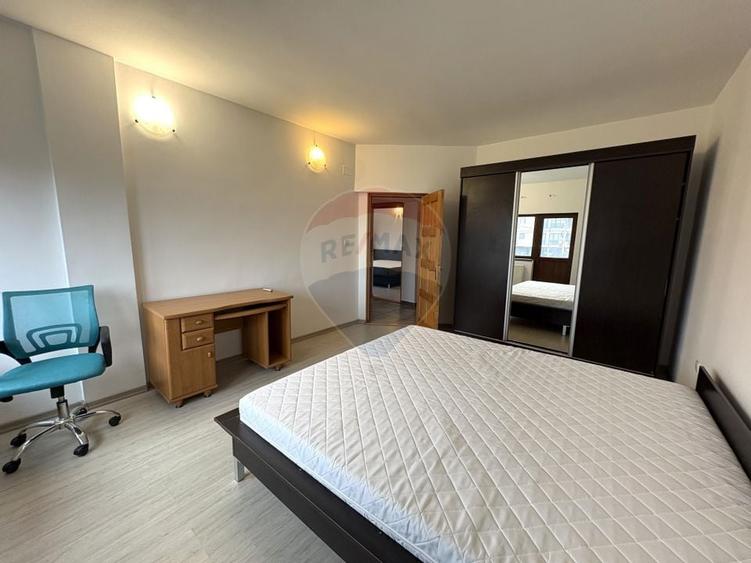 Casă / Vilă cu 5 camere de închiriat în zona Palazu Mare - 10