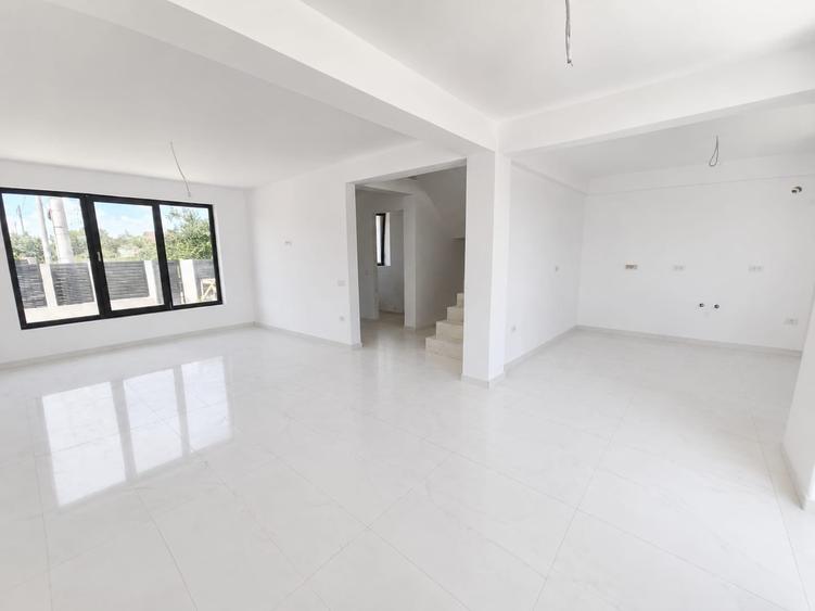 Vila in tot sensul cuvantului! 4 Camere, 3 Bai, Berceni - 2