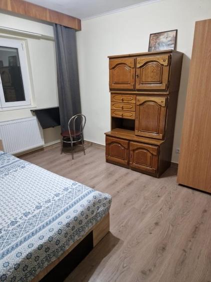 Inchiriez apartament cu 3 camere in zona Boavista - 3