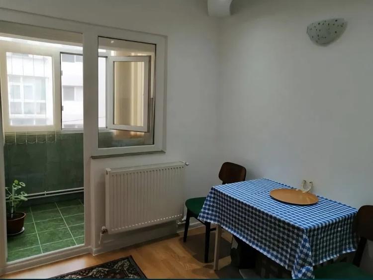 Apartament 4 camere decomandat – Piața Tomis 3 - 5