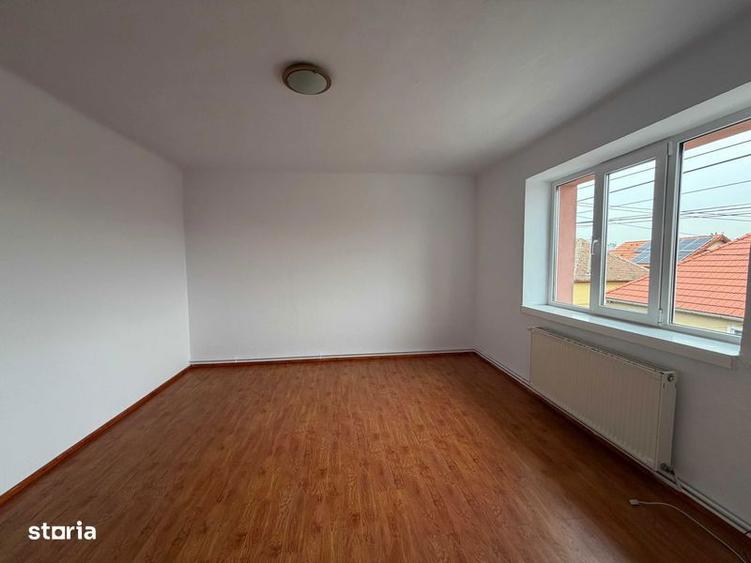 Casa singur in curte - 3 camere - teren 243 mp - zona Trei Stejari - 1