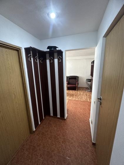 Apt 2 camere mobilate  Calea Victoriei, langa Hotel Radisson, etaj 2, bloc solid - 9