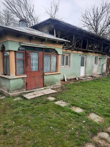 Casa de vanzare Pope?ti AG - 2