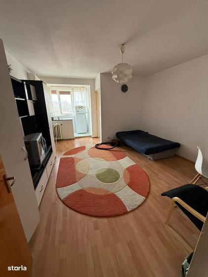 Costin Georgian 5 min metrou - 1