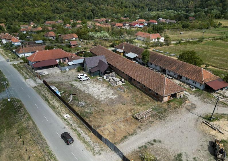 Casa tip duplex cu teren generos in Dezna - 11