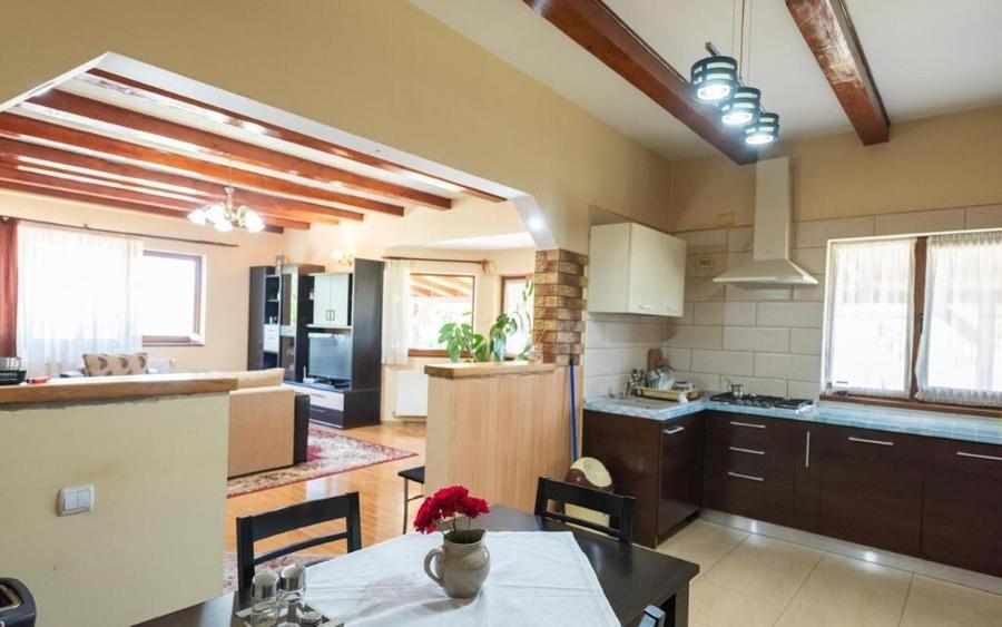 Casa deosebita in zona centrala Sanpetru teren generos! - 1