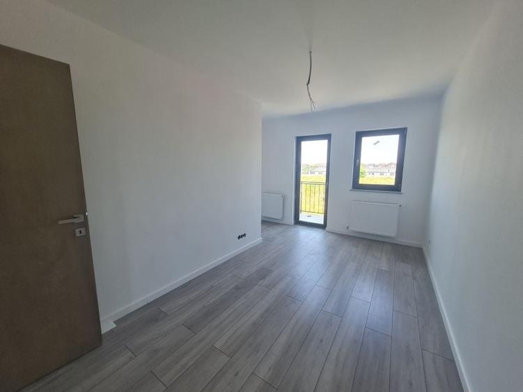 Vila cu 4 camere,2 bai,finisaje deosebite,curte 330 mp - 8
