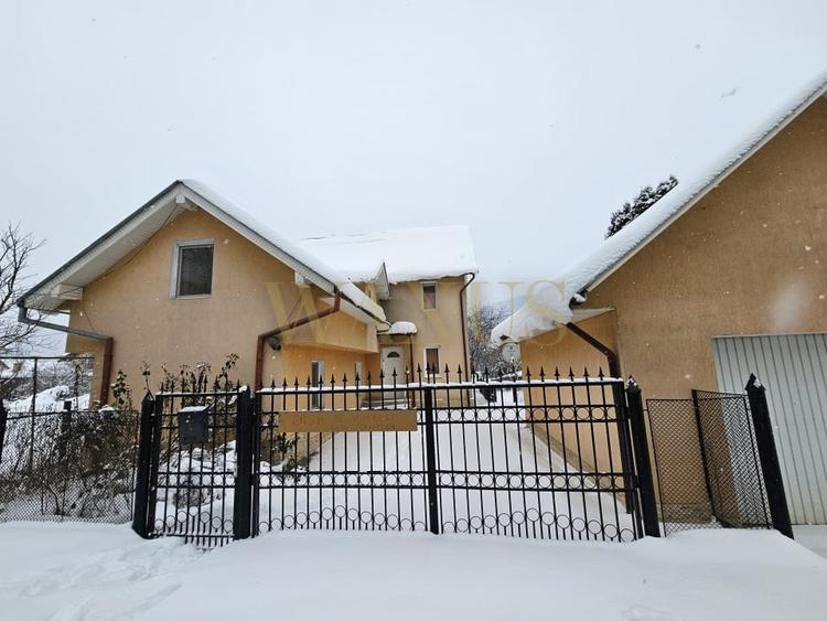 Casă spațioasă în cea mai bună zonă din Beclean – ideal familie sau investiție - 1