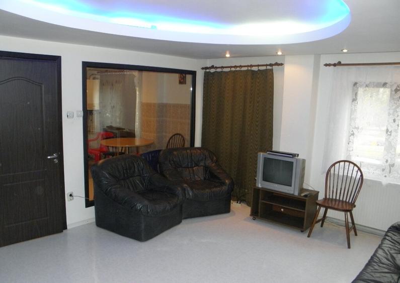 Inchiriez garsoniera decomandata parter Brazda , zona RANDEZVOUS - 3