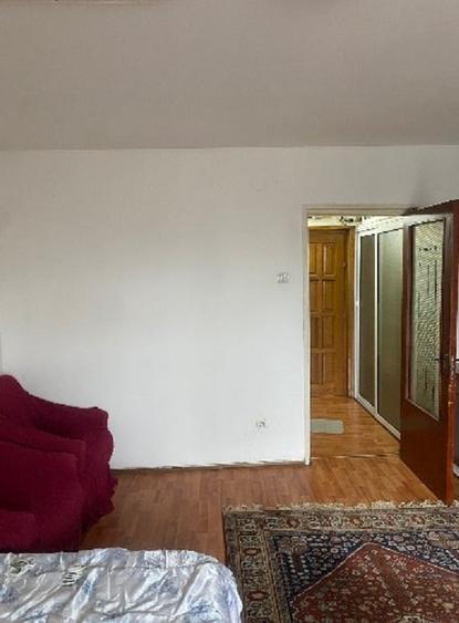 Garsoniera decomandata cu balcon zona Far Billa - 4