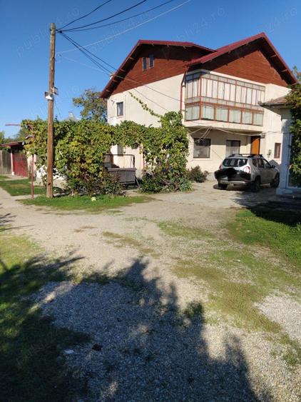 Proprietate cu 3 case locuibile pentru 3 familii ?i teren 4600 m2 de vanzare - 10
