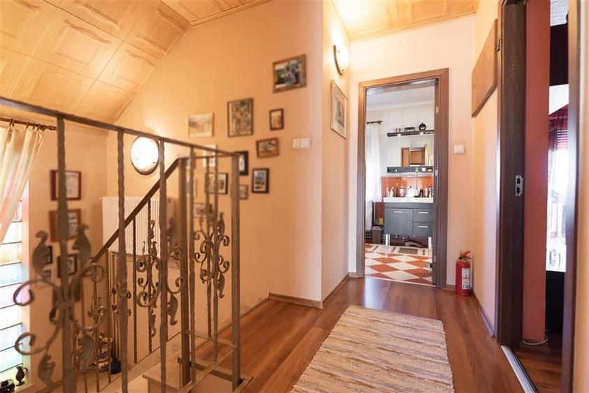 Casa P+M cu 4 camere+living+loc de luat masa in Santion - 34