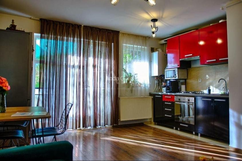 Apartament modern,  complet mobilat și utilat, zonă excelentă.
