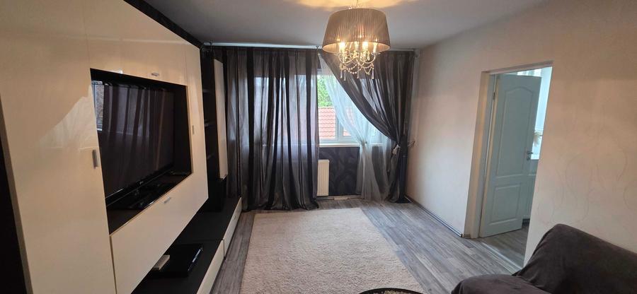 Dau spre inchiriere apartament 2 camere , nedecomandat , Calea Girocului , zona linistita . Pret 270 de euro negociabil. - 2