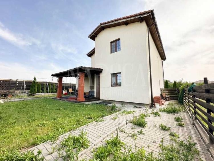 Casa 4 camere de vanzare in Dezmir - 2