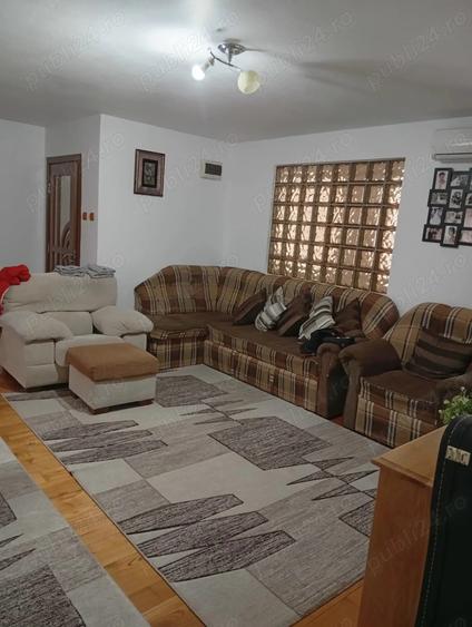 Casa cu 2 intrari zona 9 Mai | Parter comercial + etaj locuin?a | Mansarda - 2