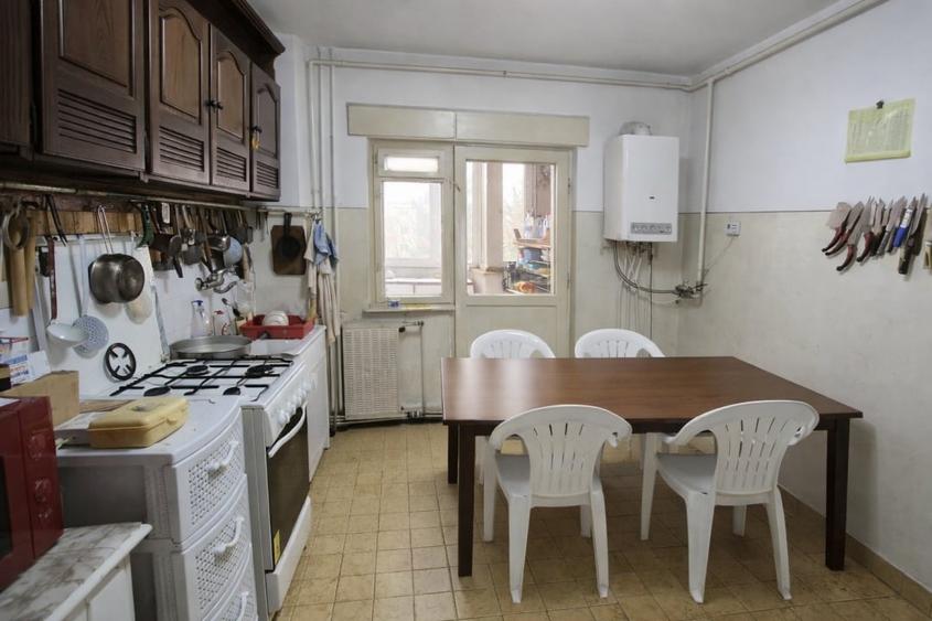 Apartament cu 4 Camere si Suprafata Generoasa pe Bulevardul Nicolae Titulescu - 2