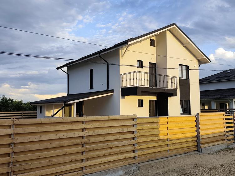 FARA COMISIOANE casa cu 4 - 5 camere P+1+pod 2 placi terasa cam tehnic la cheie - 21