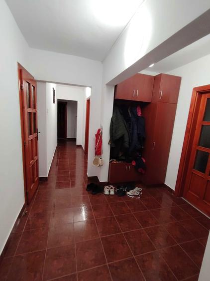 De vanzare apartament 4 camere AN - 1