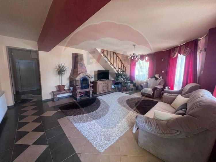 DE VANZARE Pensiune cu piscina, pastravarie, zona spa locatie de vis - 18