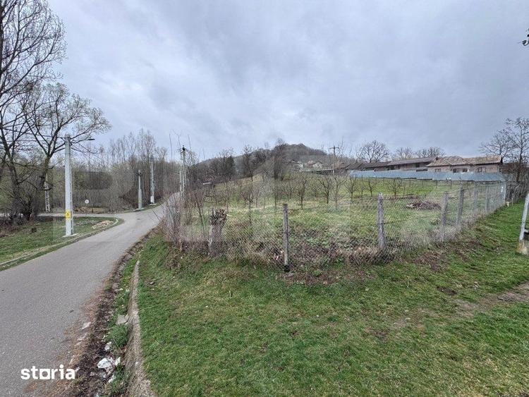 Teren de 1964 mp, în Bezdead