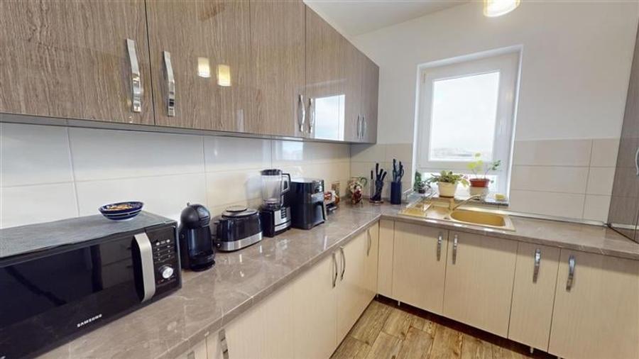 Pe 2 niveluri, Penthouse modern la bulevard, parcare si boxa, Tractorul  Nou, Br - 16