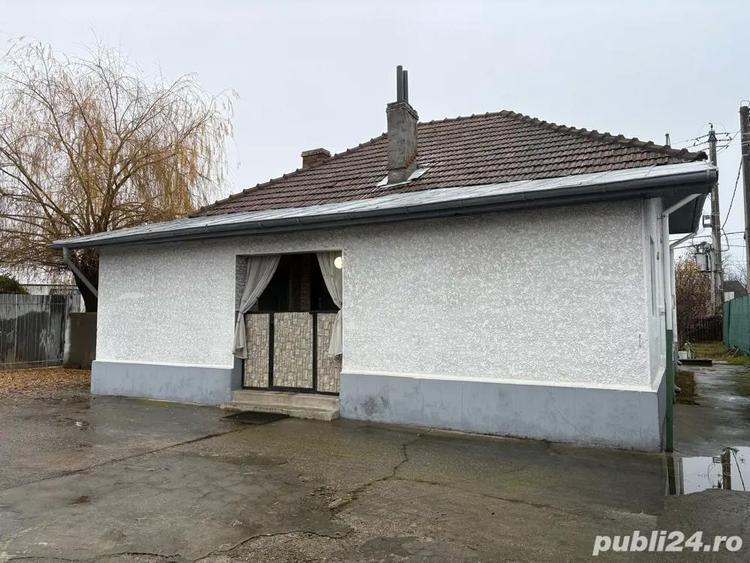 Casa cu teren, de vanzare - 1